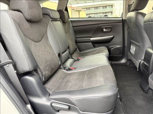 TOYOTA PRIUS ALPHA 2015 Image 31