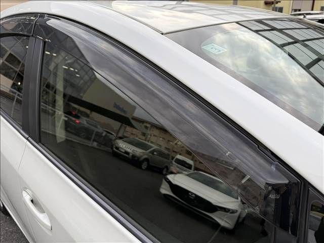 TOYOTA PRIUS ALPHA 2015 Image 31