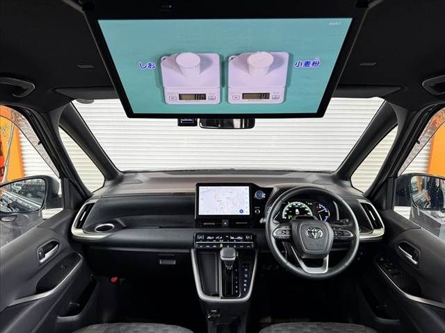 TOYOTA VOXY HYBRID 2022 Image 31