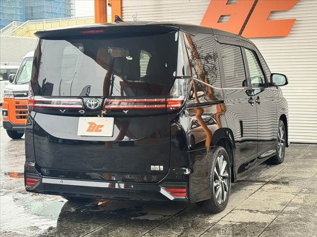 TOYOTA VOXY HYBRID 2022 Image 31