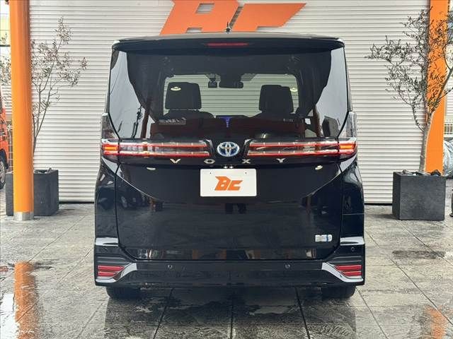 TOYOTA VOXY HYBRID 2022 Image 31
