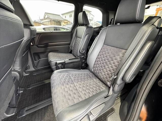 TOYOTA VOXY HYBRID 2022 Image 31