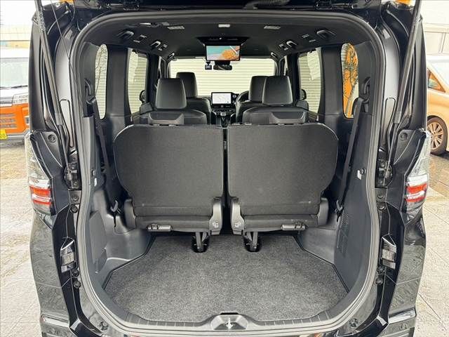 TOYOTA VOXY HYBRID 2022 Image 31