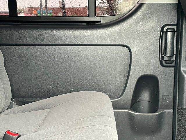 TOYOTA REGIUSACE VAN 2WD 2013 Image 31