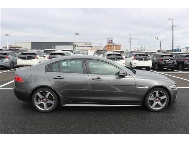 JAGUAR XESERIES 2017 Image 31