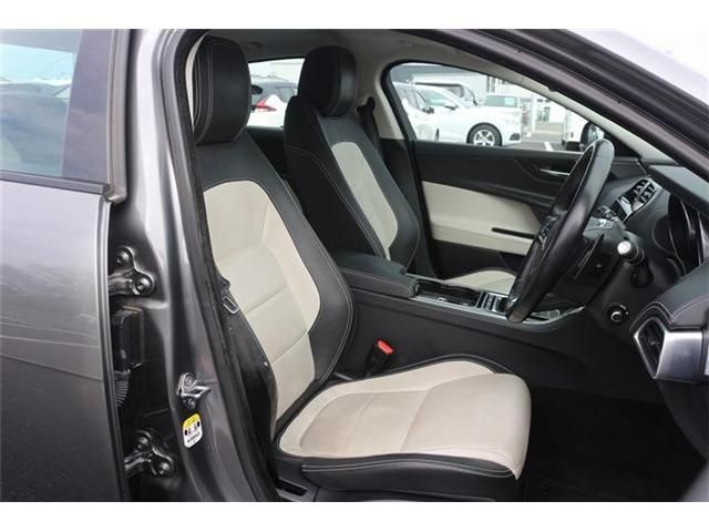 JAGUAR XESERIES 2017 Image 31