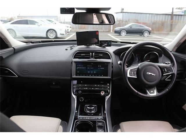 JAGUAR XESERIES 2017 Image 31