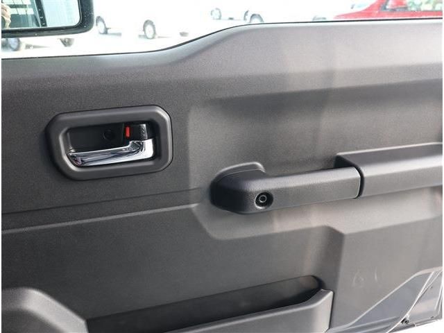 SUZUKI JIMNY NOMADE 2025 Image 31