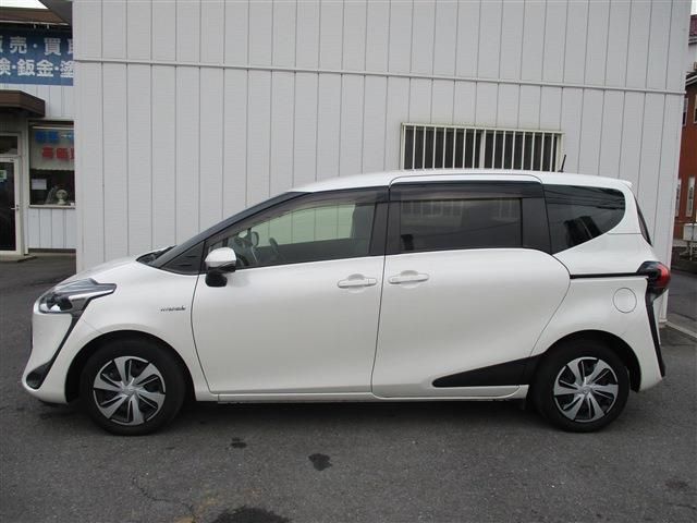 TOYOTA SIENTA HYBRID 2020 Image 31