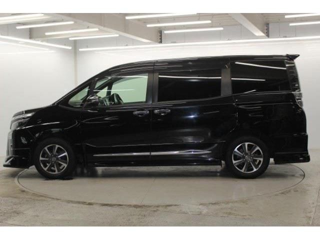 TOYOTA VOXY 2018 Image 31