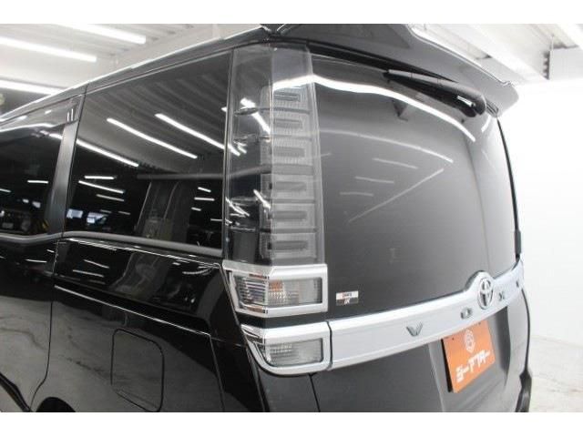 TOYOTA VOXY 2018 Image 31