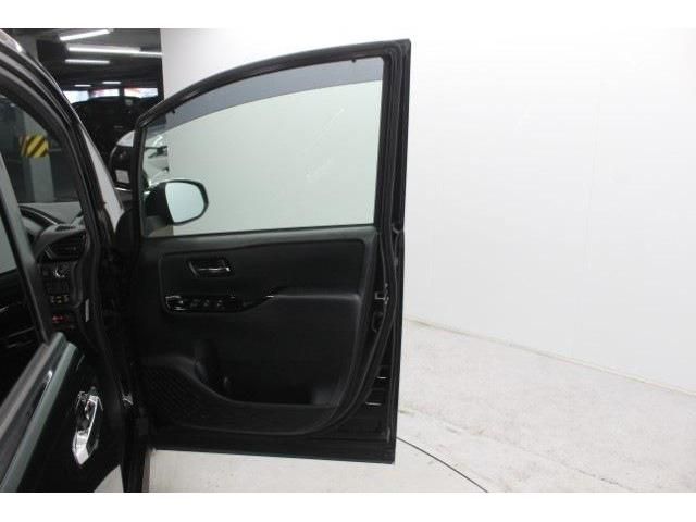 TOYOTA VOXY 2018 Image 31