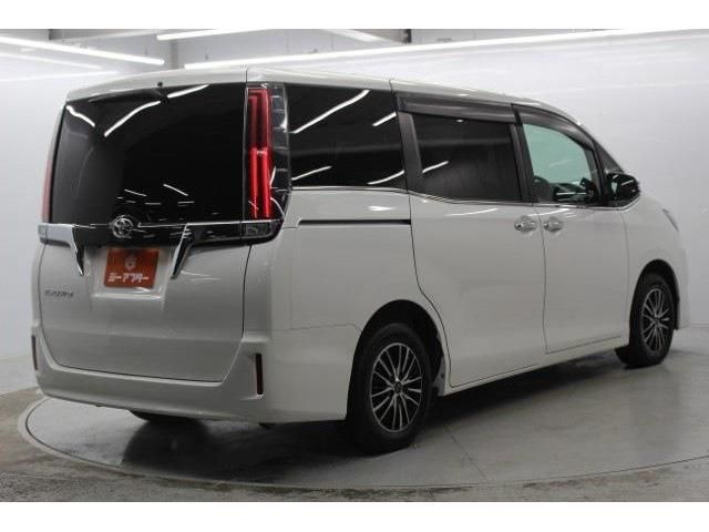 TOYOTA ESQUIRE 2018 Image 31