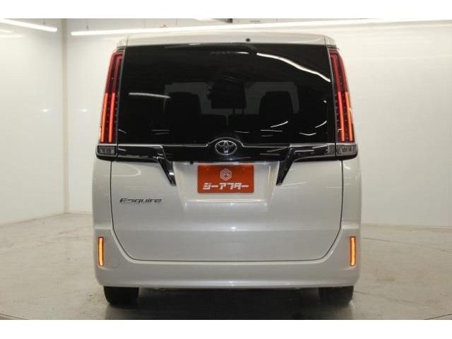 TOYOTA ESQUIRE 2018 Image 31