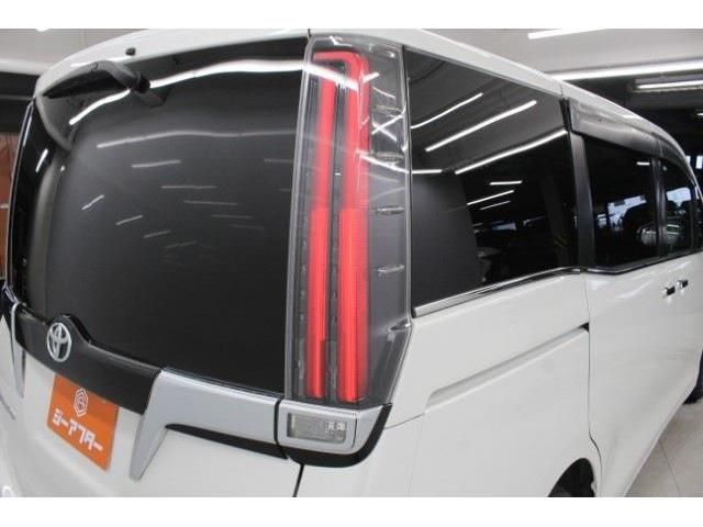 TOYOTA ESQUIRE 2018 Image 31