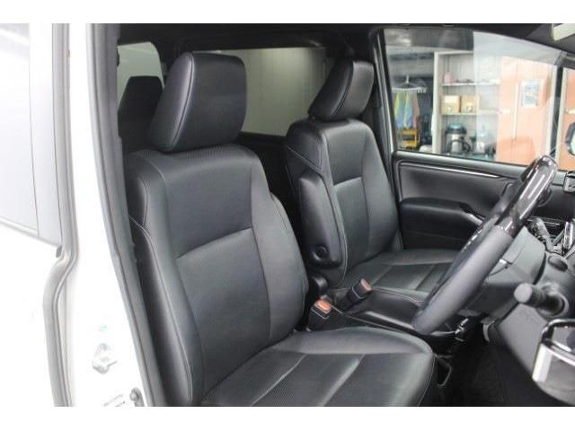 TOYOTA ESQUIRE 2018 Image 31