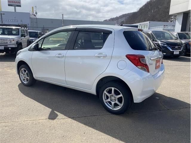 TOYOTA VITZ  4WD 2014 Image 31