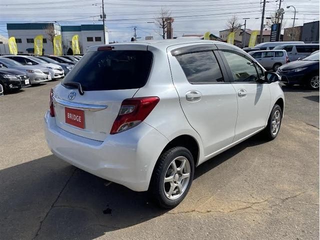 TOYOTA VITZ  4WD 2014 Image 31