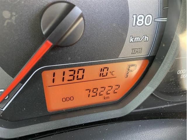 TOYOTA VITZ  4WD 2014 Image 31