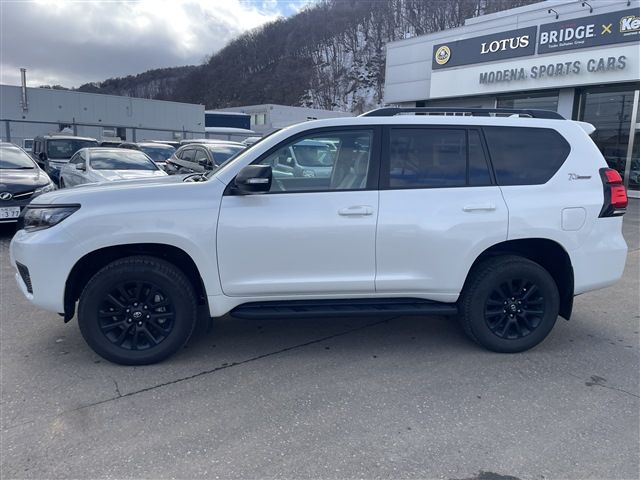 TOYOTA LANDCRUISER PRADO 2023 Image 31
