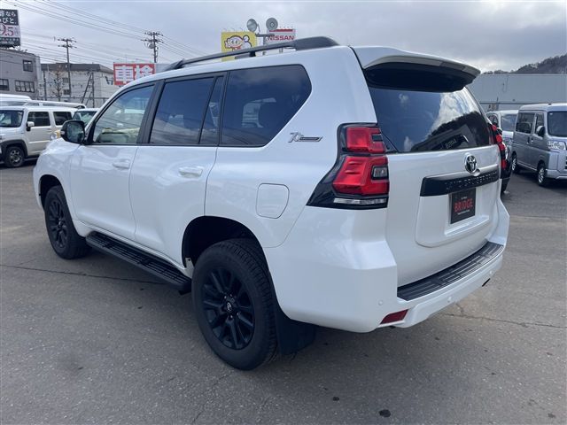 TOYOTA LANDCRUISER PRADO 2023 Image 31