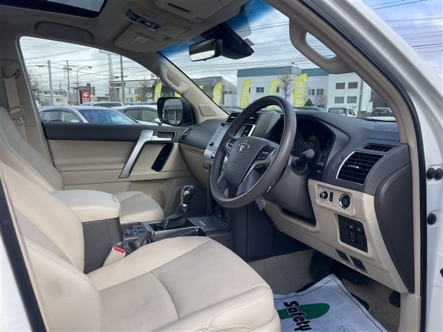 TOYOTA LANDCRUISER PRADO 2023 Image 31