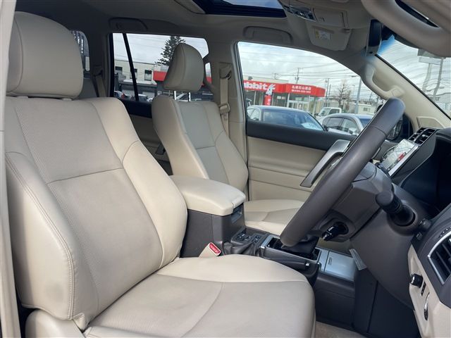 TOYOTA LANDCRUISER PRADO 2023 Image 31