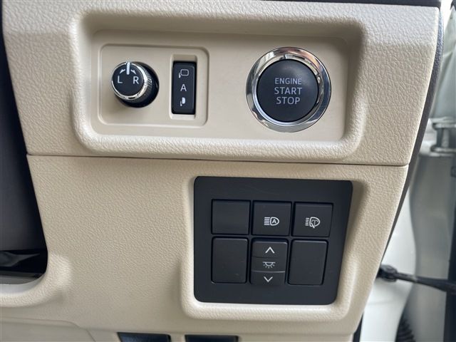 TOYOTA LANDCRUISER PRADO 2023 Image 31