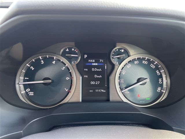 TOYOTA LANDCRUISER PRADO 2023 Image 31