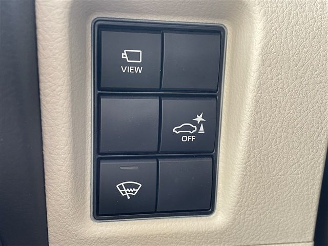 TOYOTA LANDCRUISER PRADO 2023 Image 31