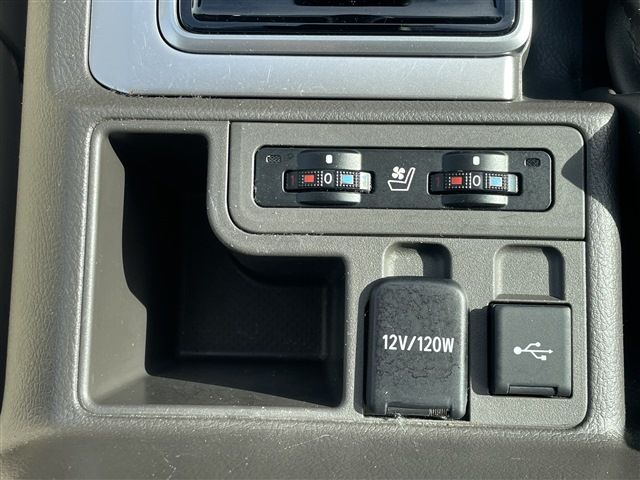 TOYOTA LANDCRUISER PRADO 2023 Image 31