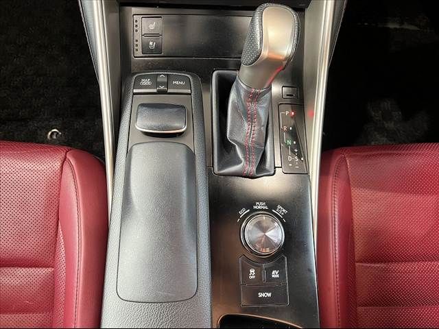 TOYOTA LEXUS IS300H 2013 Image 31