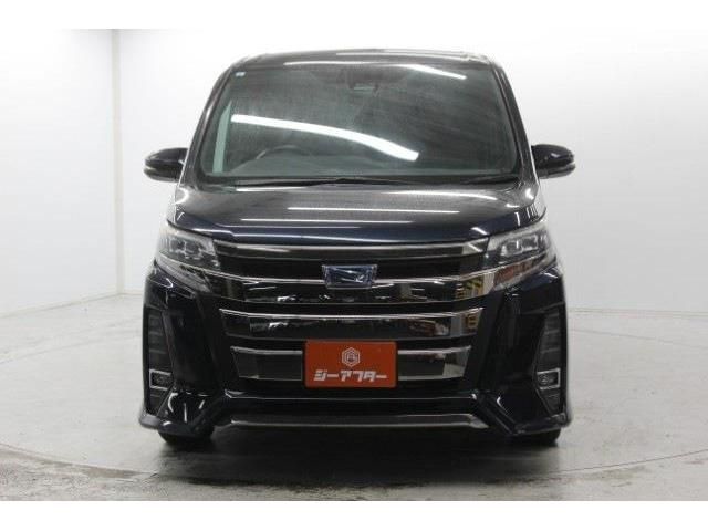 TOYOTA NOAH HYBRID 2017 Image 31