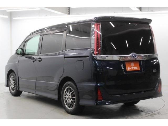 TOYOTA NOAH HYBRID 2017 Image 31
