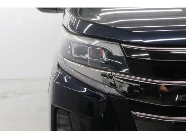 TOYOTA NOAH HYBRID 2017 Image 31