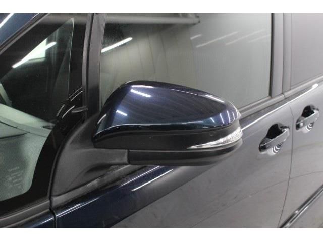 TOYOTA NOAH HYBRID 2017 Image 31