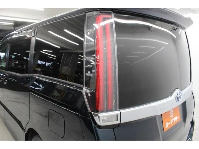 TOYOTA NOAH HYBRID 2017 Image 31