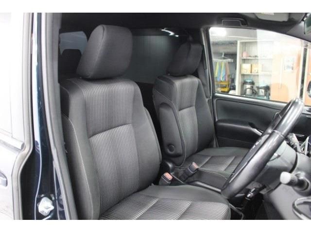 TOYOTA NOAH HYBRID 2017 Image 31