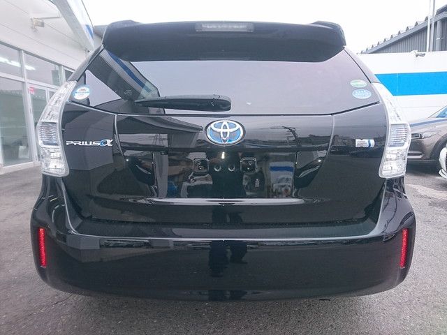 TOYOTA PRIUS ALPHA 2014 Image 31
