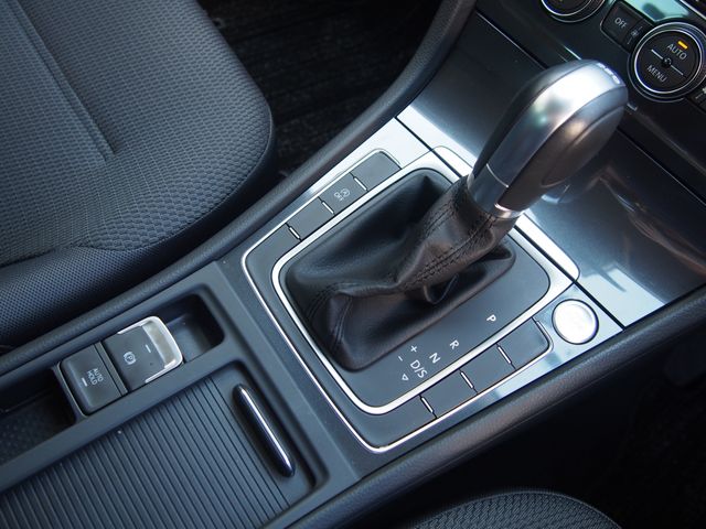 VOLKSWAGEN GOLF 2017 Image 31