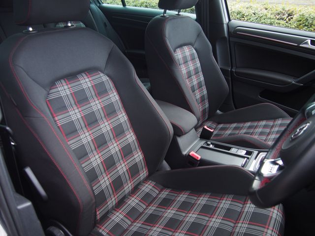 VOLKSWAGEN GOLF GTI 2018 Image 31