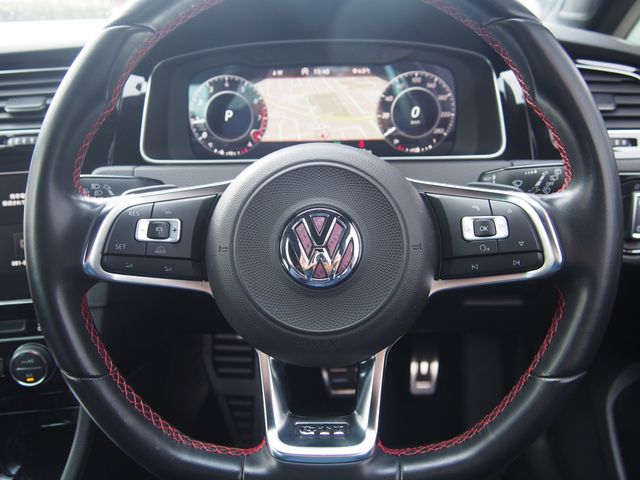 VOLKSWAGEN GOLF GTI 2018 Image 31