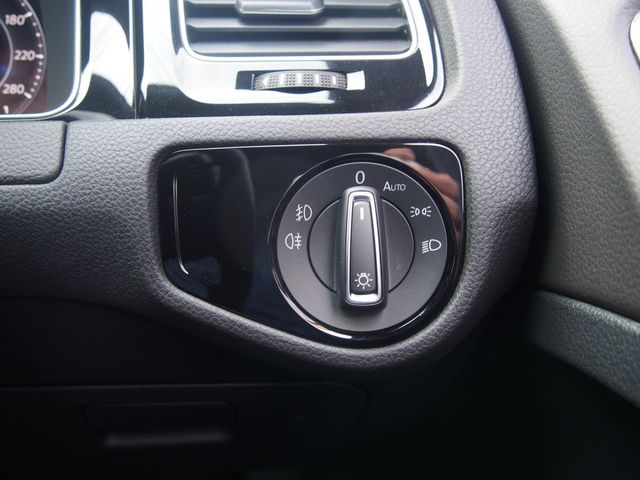 VOLKSWAGEN GOLF GTI 2018 Image 31