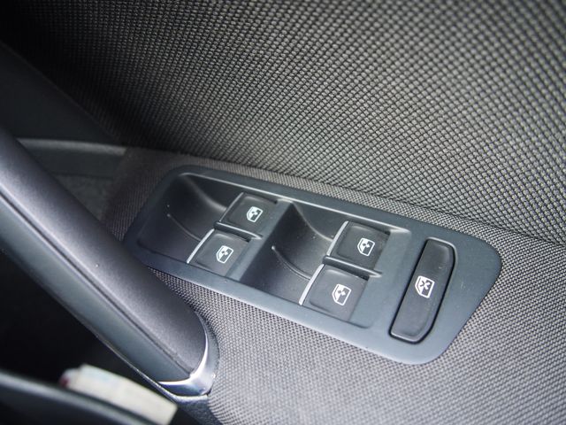 VOLKSWAGEN GOLF GTI 2018 Image 31