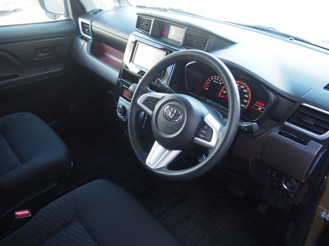 TOYOTA TANK 2017 Image 31