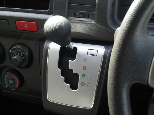 TOYOTA HIACE VAN 2WD 2023 Image 31