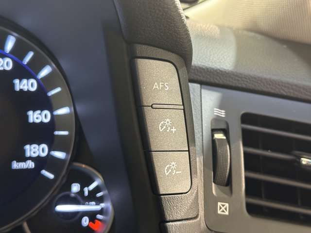 NISSAN FUGA 2013 Image 31