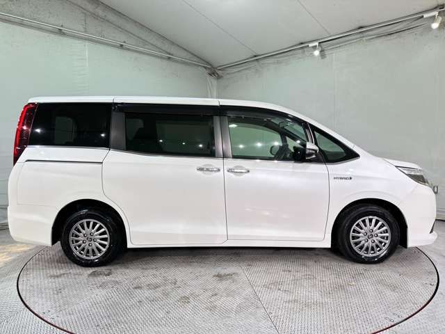TOYOTA ESQUIRE HYBRID 2015 Image 31