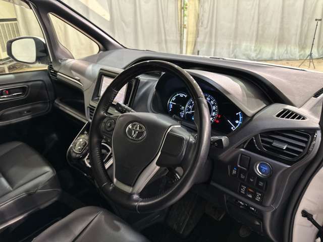 TOYOTA ESQUIRE HYBRID 2015 Image 31