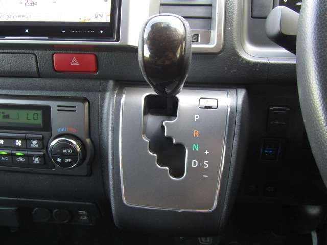 TOYOTA HIACE VAN 2WD 2019 Image 31